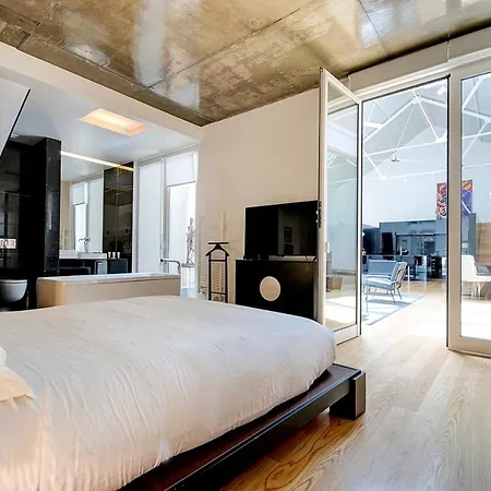 Marvila Town House Sleeps 4 With Pool Air Con And Wifi *